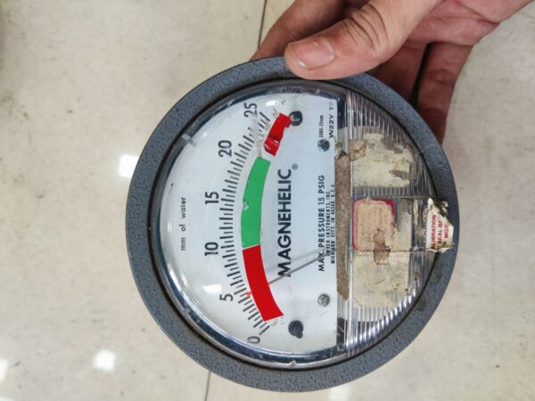 DWYER W04W AH MAGNEHELIC DIFFERENTIAL PRESSURE GAGE NEW